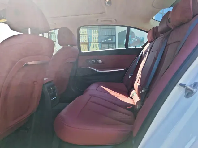 BMW 3 Series — Фото автомобиля 10
