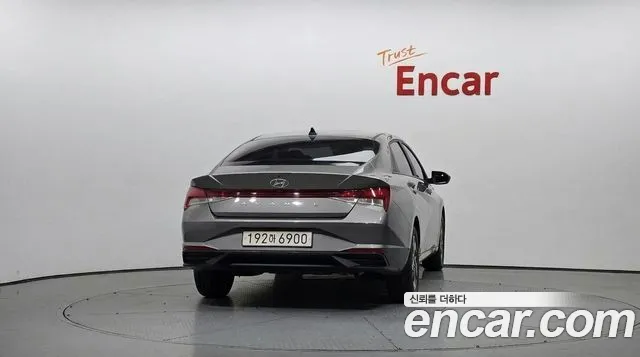 Hyundai Avante CN7 — Фото автомобиля 4