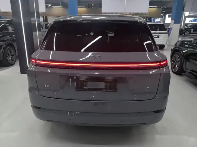 Li Auto L7 — Фото автомобиля 5