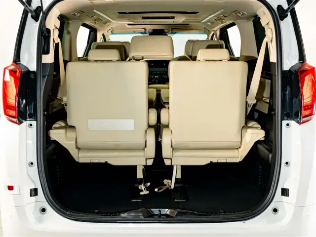 Toyota Alphard — Фото автомобиля 29
