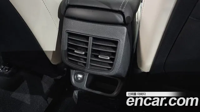 Kia Seltos Seltos Бензин 1.6 Turbo 4WD — Фото автомобиля 30