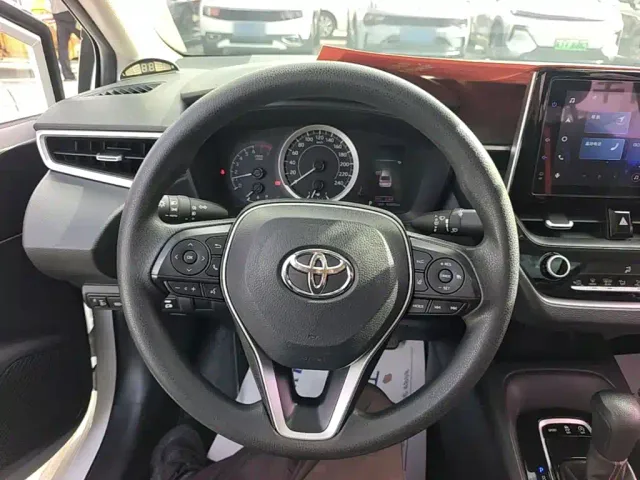 Toyota Corolla — Фото автомобиля 10