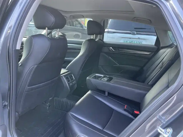 Honda Accord — Фото автомобиля 5