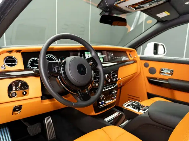 Rolls-Royce Phantom — Фото автомобиля 9