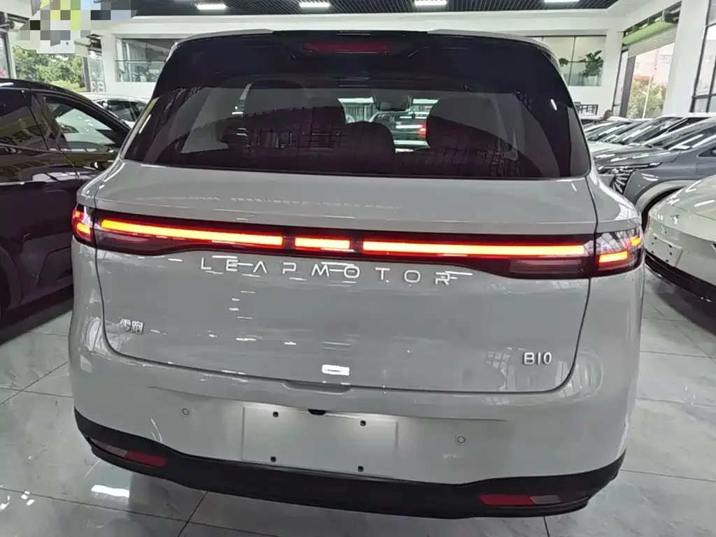 Leapmotor Leapmotor B10 2025 510 Joy Edition — Фото автомобиля 5