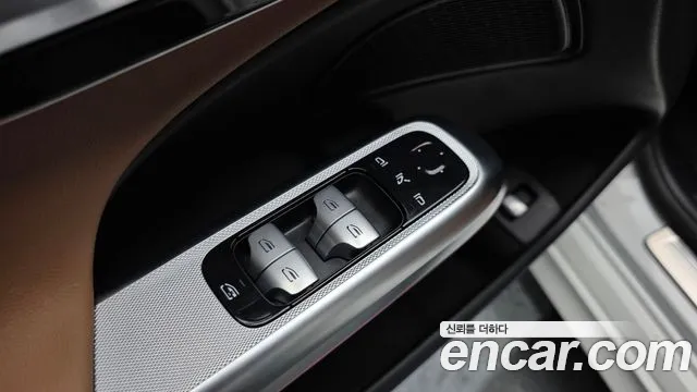 Mercedes-Benz E-Class — Фото автомобиля 28