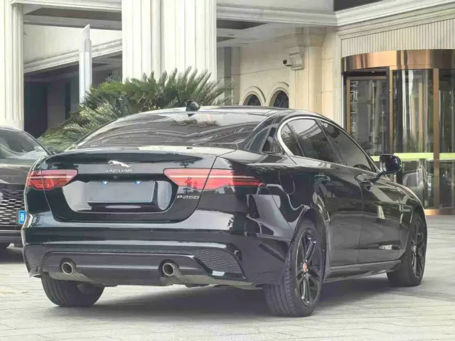Jaguar XEL — Фото автомобиля 8