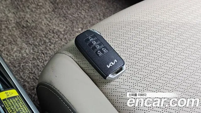 Kia Carnival Generation 4 — Фото автомобиля 23