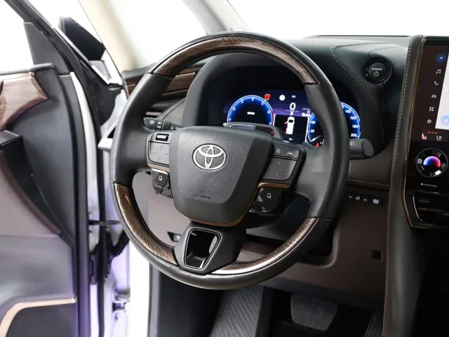 Toyota Alphard — Фото автомобиля 6