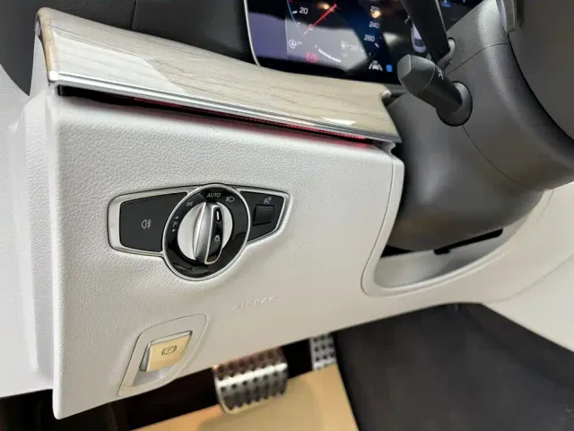 Mercedes-Benz CLS-Class — Фото автомобиля 15