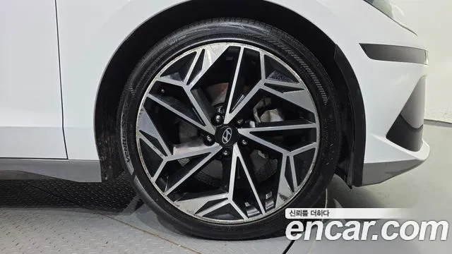 Hyundai Ioniq 6 — Фото автомобиля 5