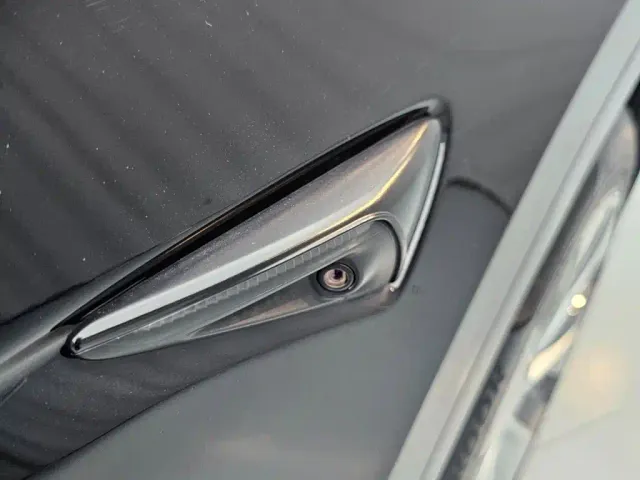 Tesla Model Y — Фото автомобиля 28