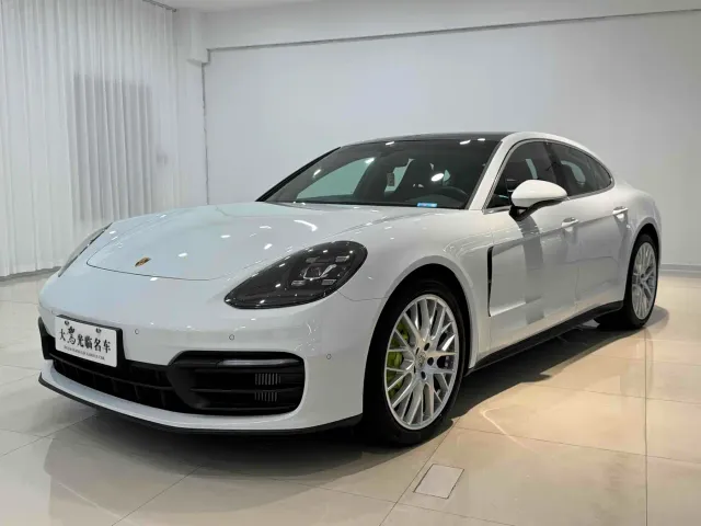 Фотография автомобиля — Porsche Panamera