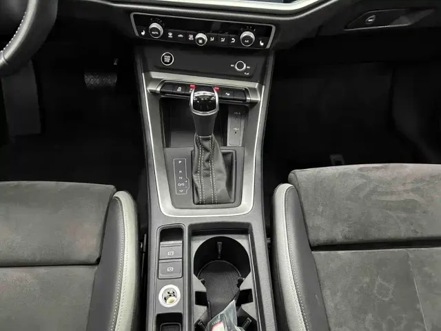 Audi Q3 — Фото автомобиля 10