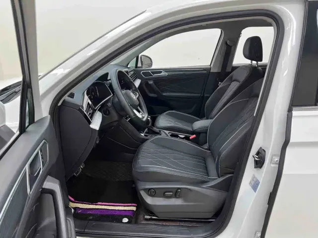 Volkswagen Tiguan L — Фото автомобиля 10