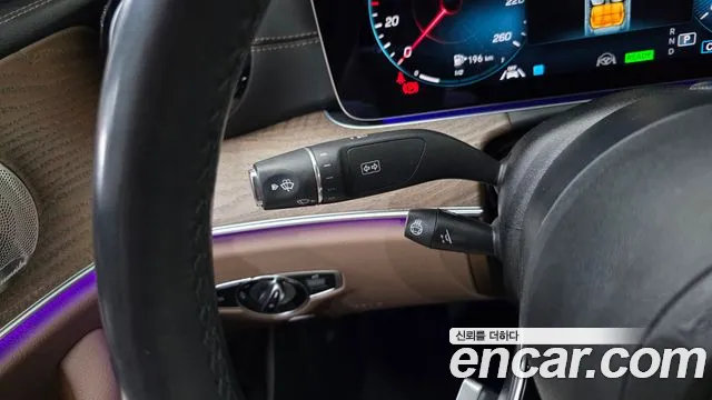 Mercedes-Benz E-Class — Фото автомобиля 28