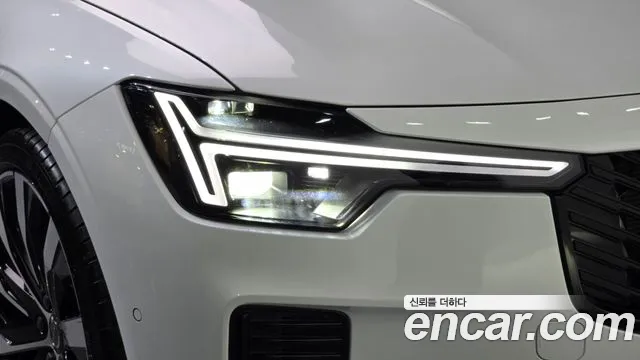 Volvo S90 — Фото автомобиля 22