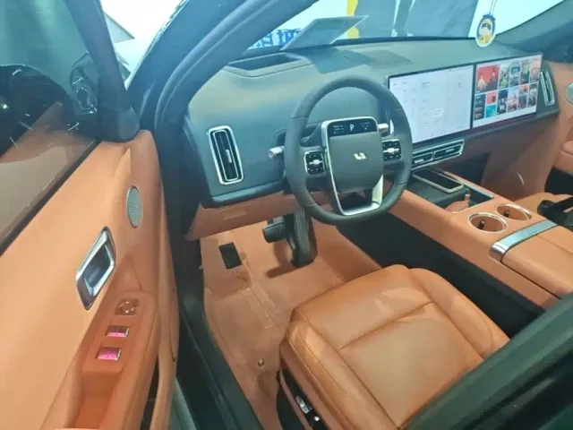 Li Auto L7 — Фото автомобиля 11
