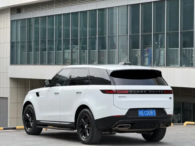 Land Rover Range Rover Sport — Фото автомобиля 4