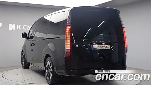 Hyundai Staria — Фото автомобиля 2