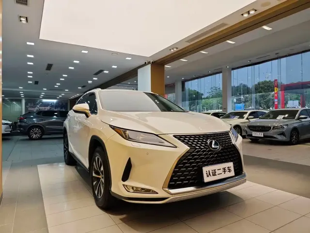 Lexus RX — Фото автомобиля 4