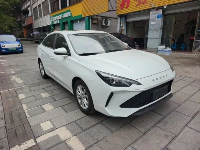 Roewe i5 — Фото автомобиля 3