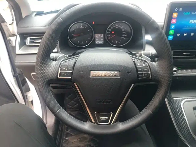 Haval M6 — Фото автомобиля 10