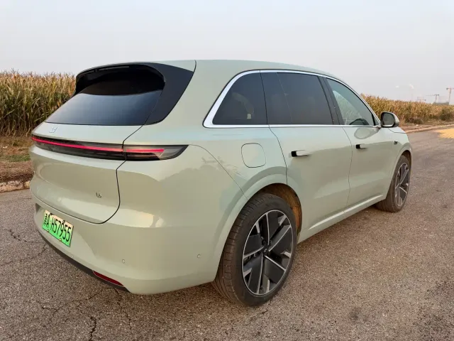 Li Auto L6 — Фото автомобиля 2