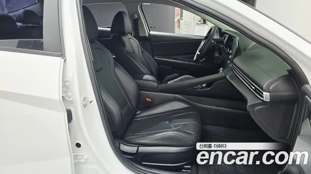 Hyundai AVANTE Avante (CN7) — Фото автомобиля 24