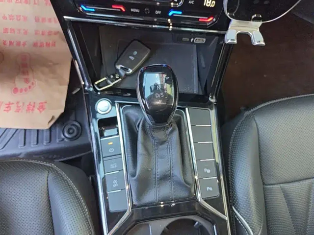 Volkswagen Passat — Фото автомобиля 13