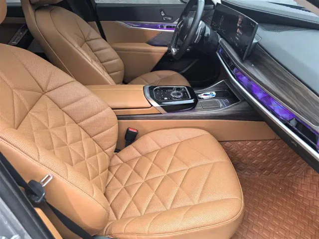 BMW 7 Series — Фото автомобиля 9