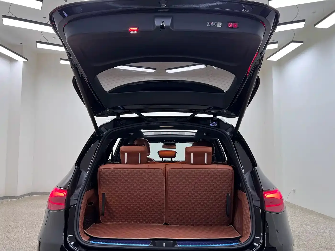 Mercedes-Benz Mercedes-Benz GLC 2023 GLC 260 L 4MATIC Luxury 7-Seater — Фото автомобиля 14