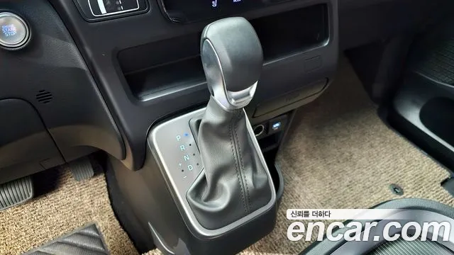 Hyundai Staria Staria — Фото автомобиля 9