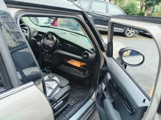 MINI Hatch — Фото автомобиля 13