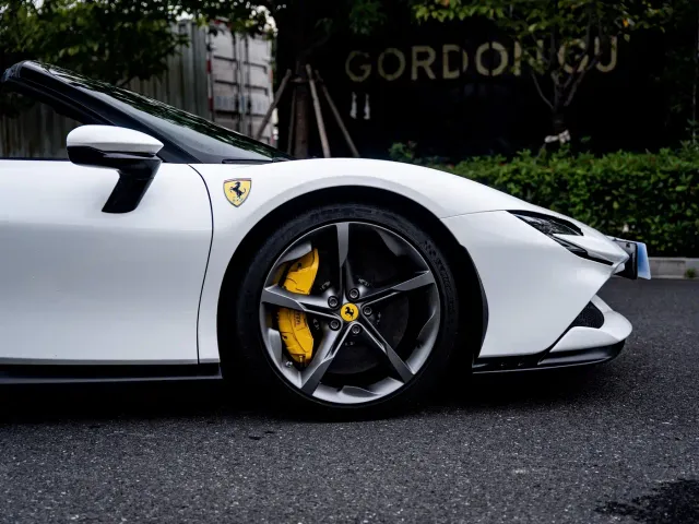 Ferrari SF90 — Фото автомобиля 15