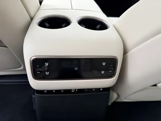 Li Auto MEGA — Фото автомобиля 9