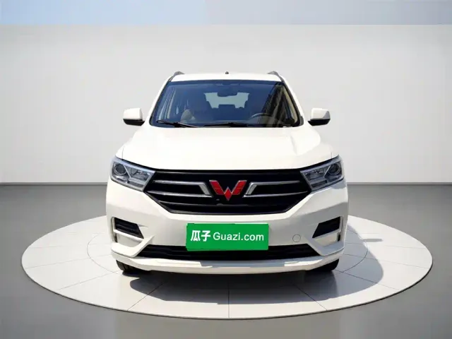 Wuling Hongguang — Фото автомобиля 23