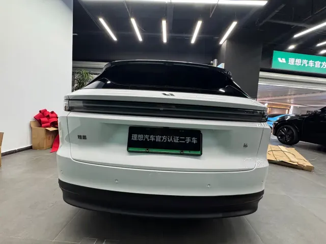 Li Auto i6 — Фото автомобиля 13