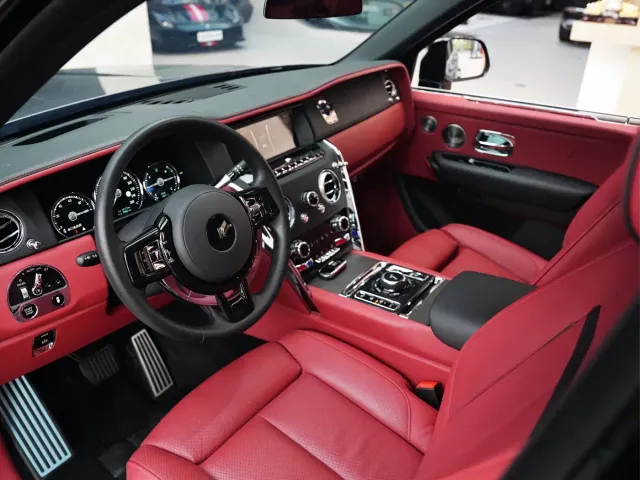 Rolls-Royce Cullinan — Фото автомобиля 27