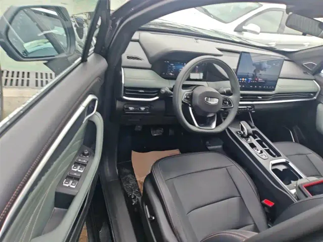 Geely Haoyue L — Фото автомобиля 15
