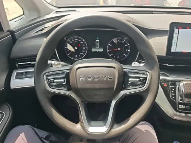 Roewe iMAX8 — Фото автомобиля 10