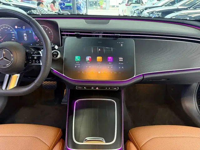 Mercedes-Benz E-Class — Фото автомобиля 15