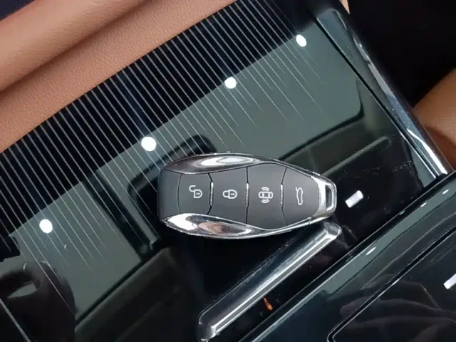 Hongqi H9 — Фото автомобиля 16