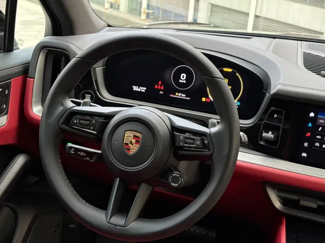 Porsche Cayenne — Фото автомобиля 14