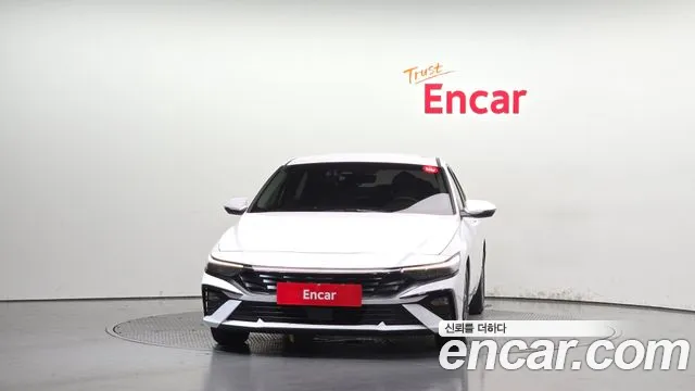 Hyundai Avante CN7 — Фото автомобиля 3