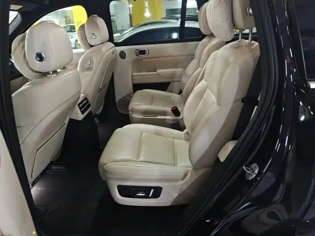 Li Auto L9 — Фото автомобиля 12