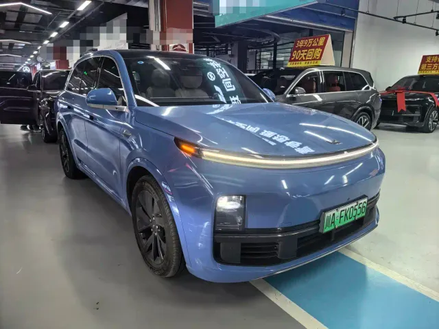 Li Auto L8 — Фото автомобиля 3