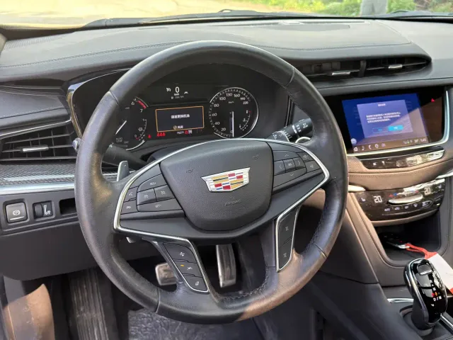 Cadillac XT5 — Фото автомобиля 5