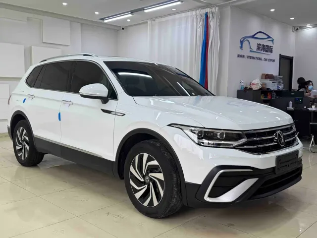 Volkswagen Tiguan L — Фото автомобиля 3
