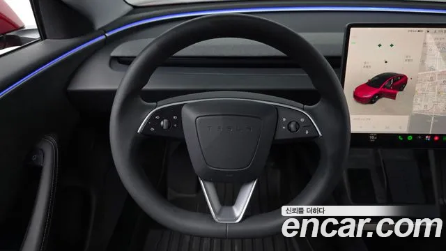 Tesla Model 3 — Фото автомобиля 10